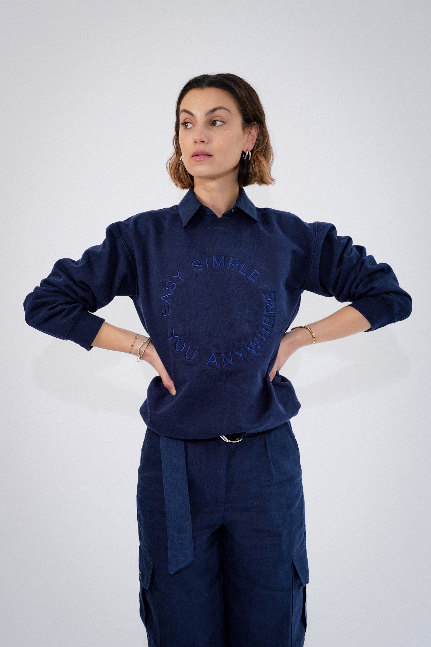 EMBROIDERED ESYA CREWNECK - NAVY