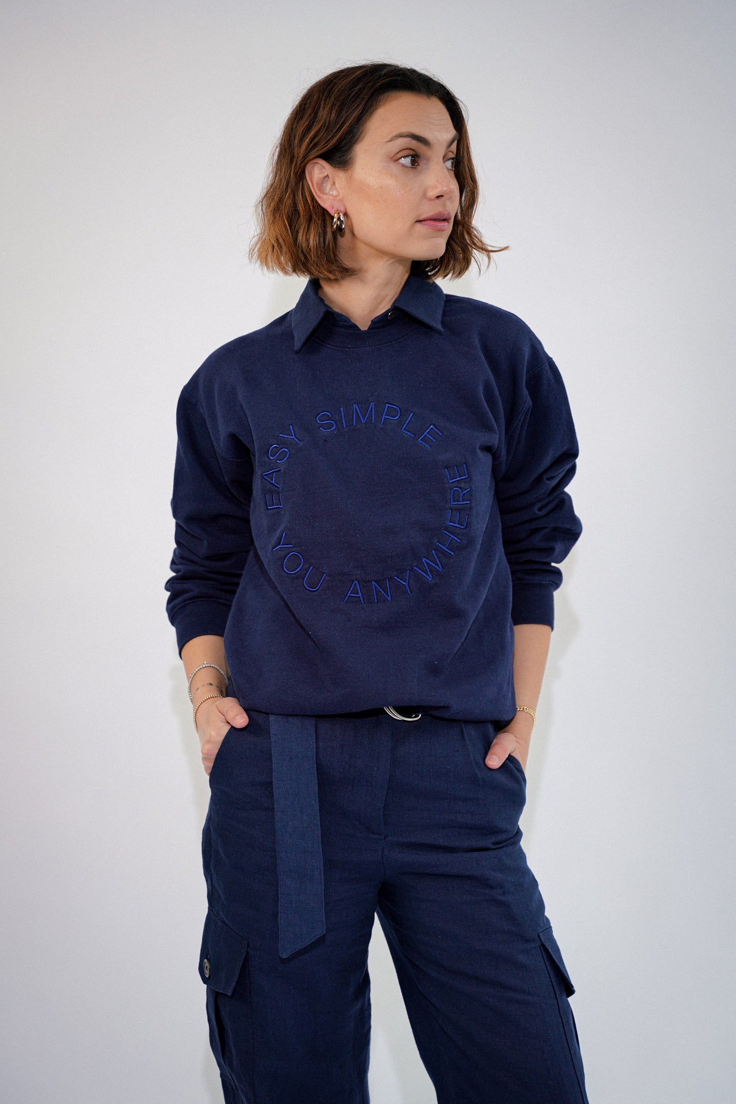 EMBROIDERED ESYA CREWNECK - NAVY